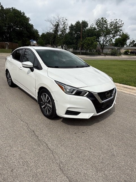 2021 Nissan Versa Image 3