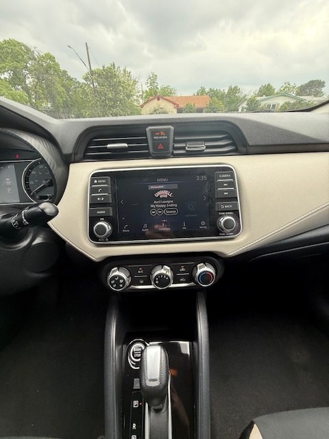2021 Nissan Versa Image 17