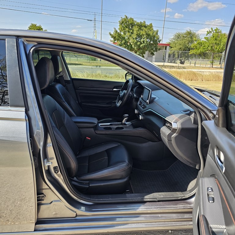2022 Nissan Altima Image 18