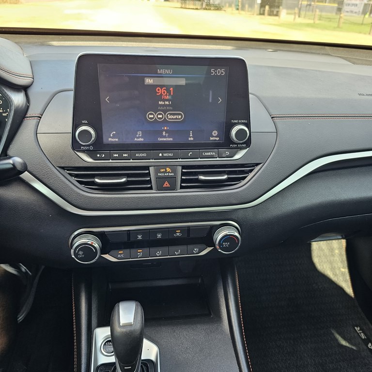 2022 Nissan Altima Image 19