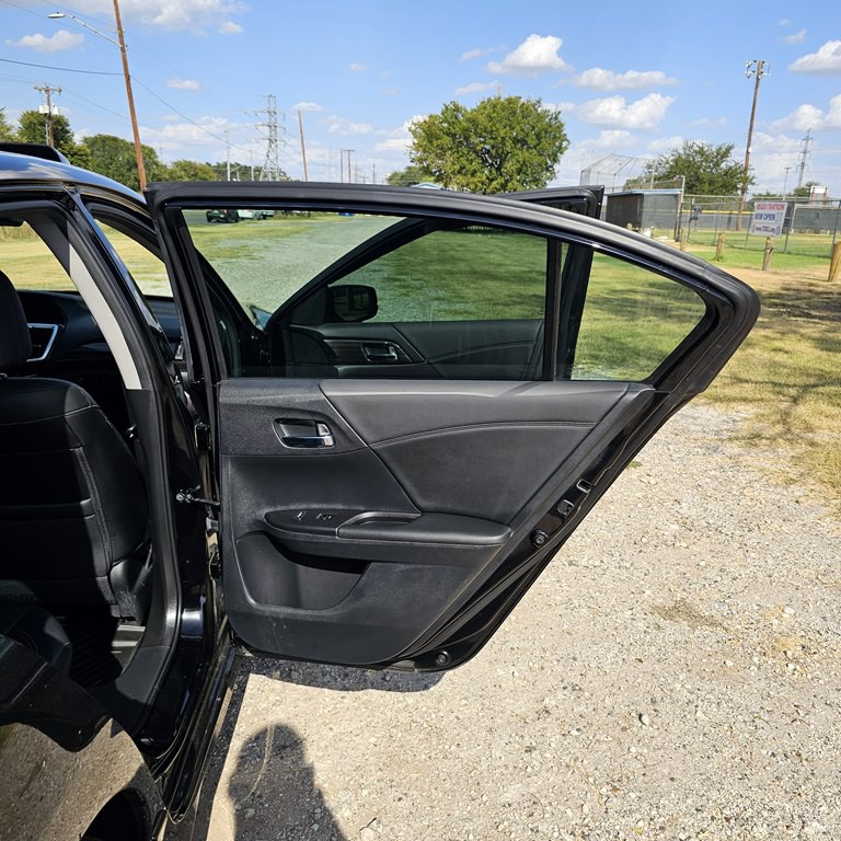 2016 Honda Accord Image 15
