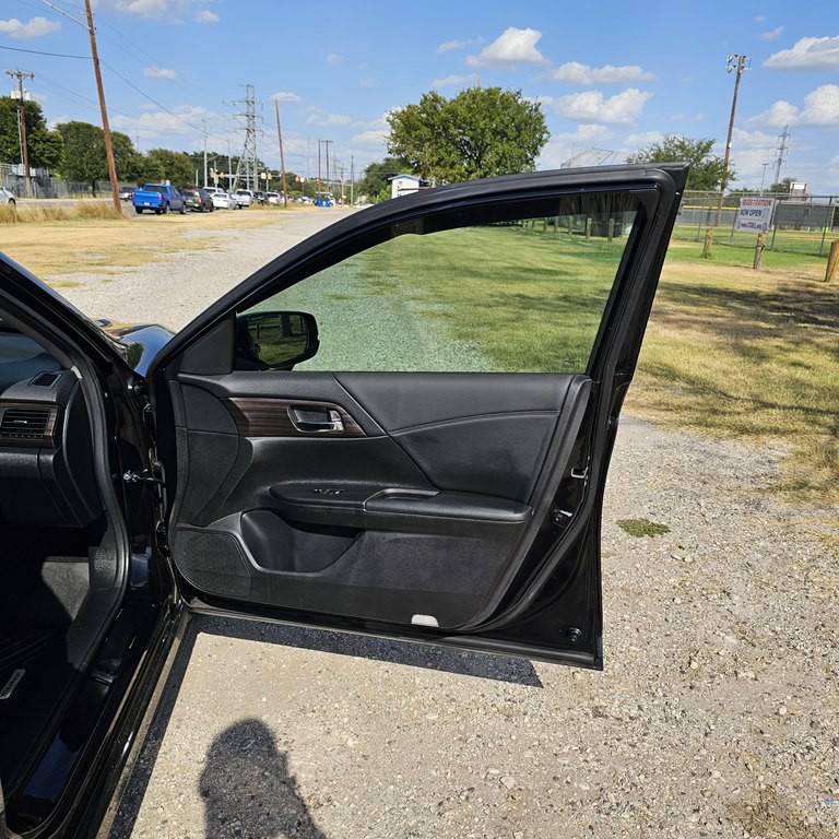 2016 Honda Accord Image 17