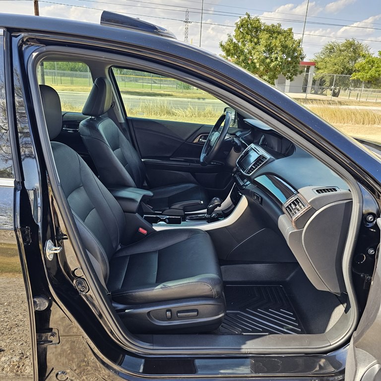 2016 Honda Accord Image 18
