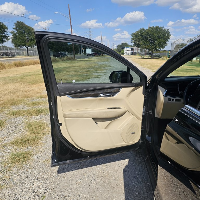 2017 Cadillac XT5 Image 9