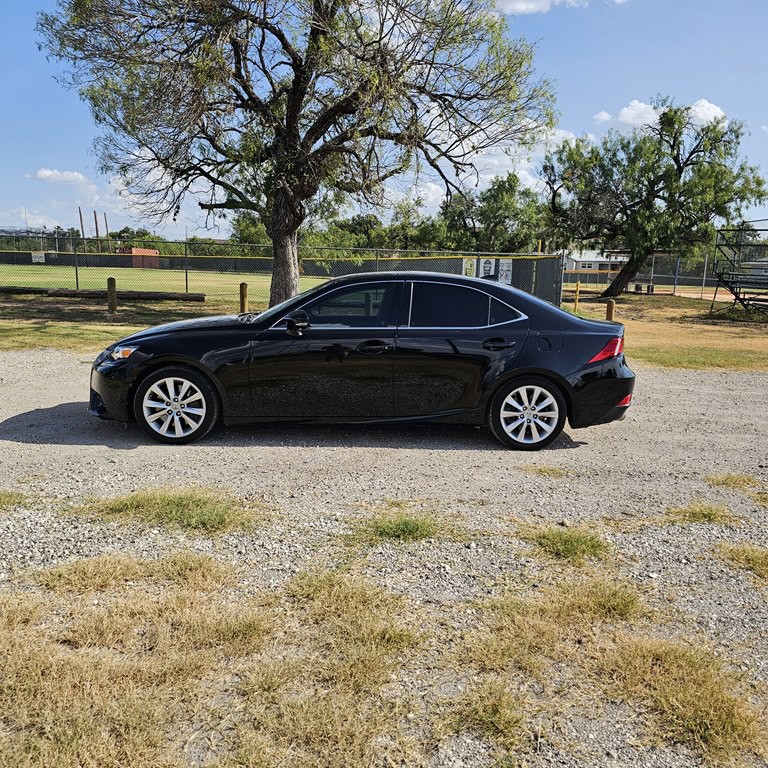 2016 Lexus IS Image 4