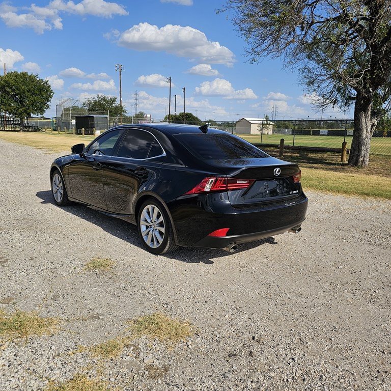 2016 Lexus IS Image 5