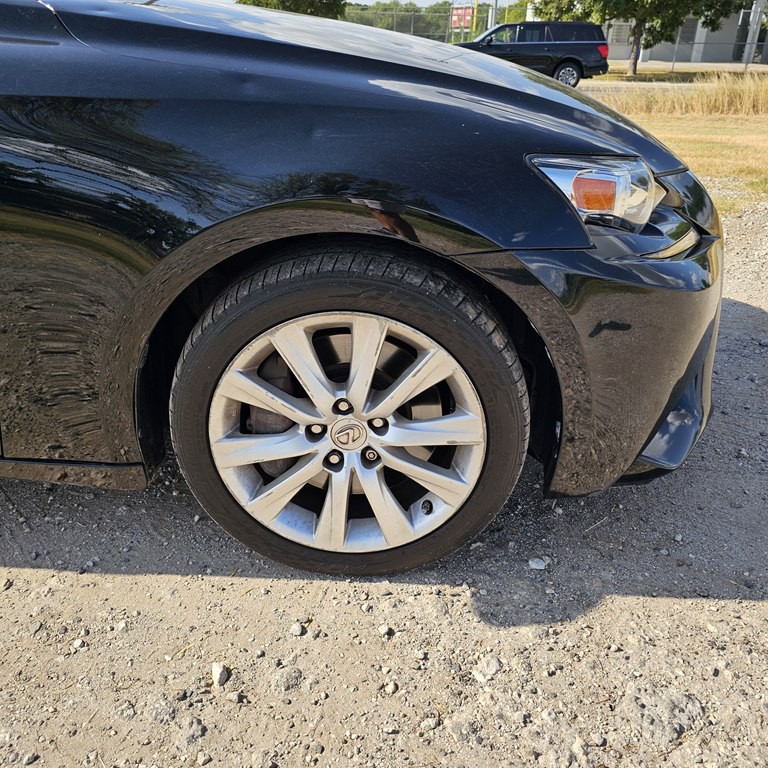 2016 Lexus IS Image 23