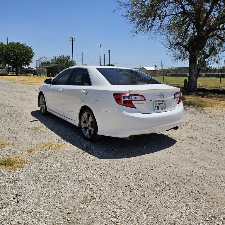 2014 Toyota Camry Image 5