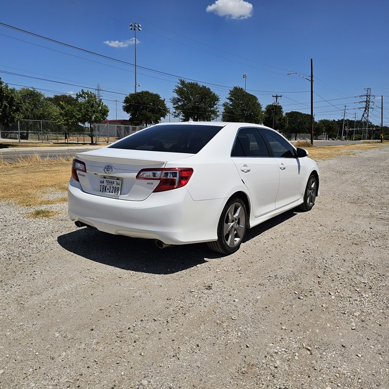 2014 Toyota Camry Image 7