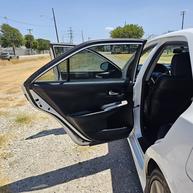 2014 Toyota Camry Image 11