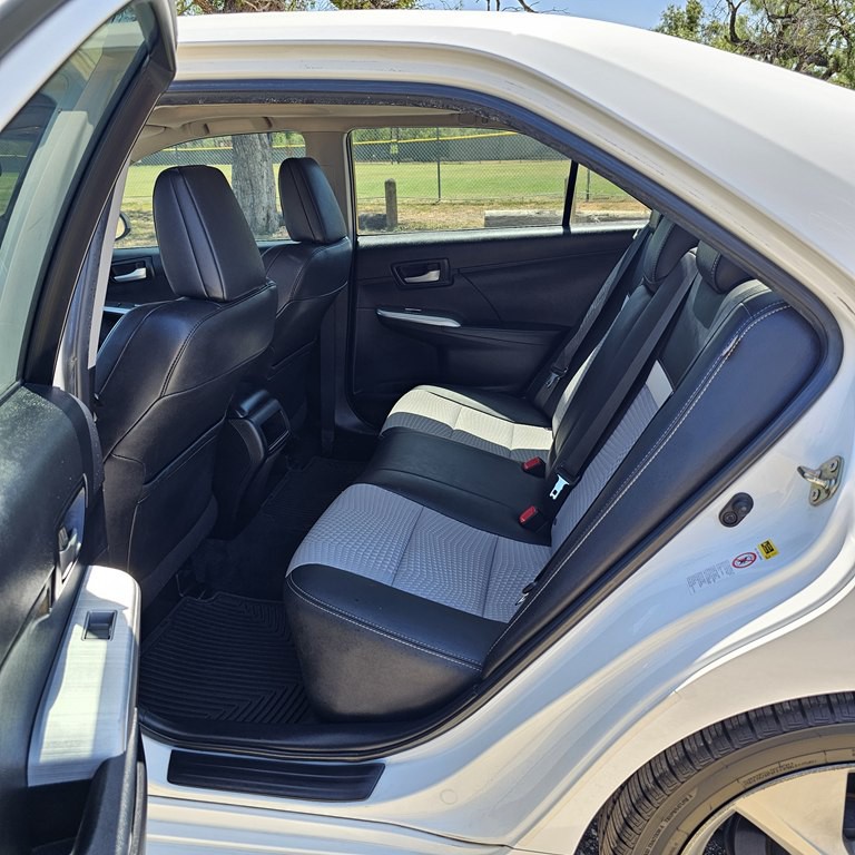 2014 Toyota Camry Image 12