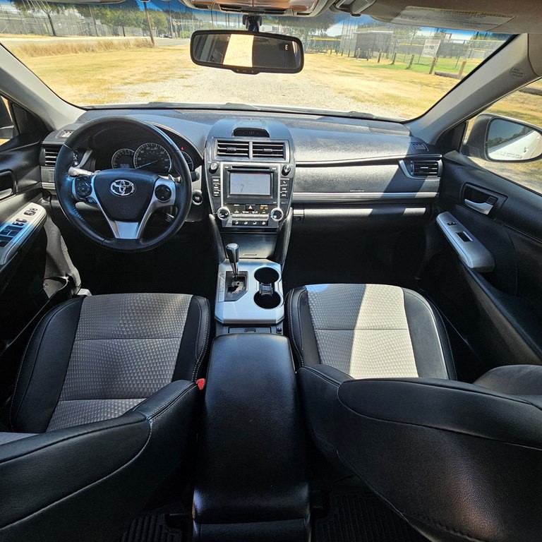 2014 Toyota Camry Image 14
