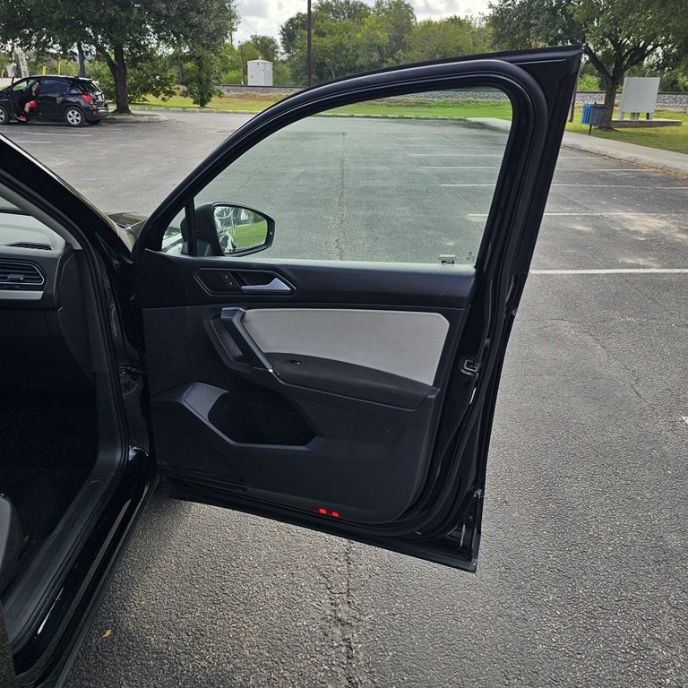 2018 Volkswagen Tiguan Image 16