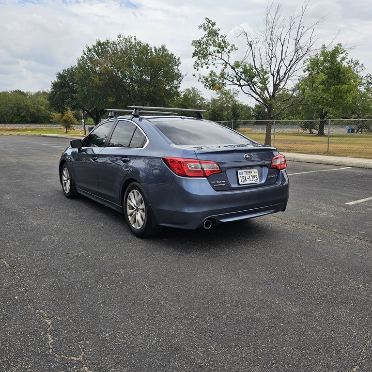 2015 Subaru Legacy Image 4