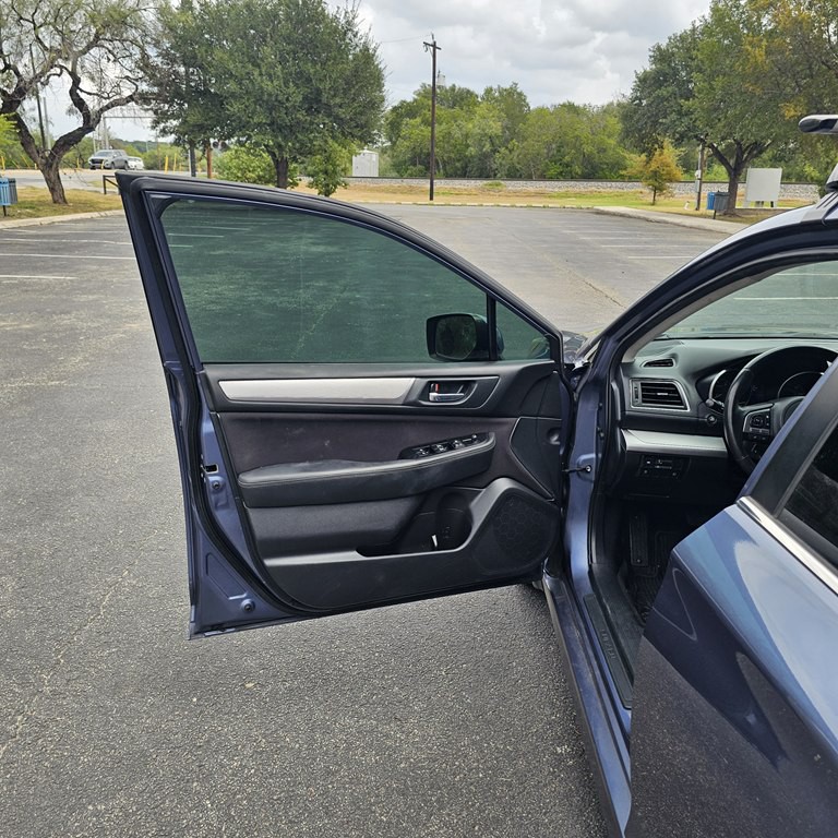 2015 Subaru Legacy Image 9