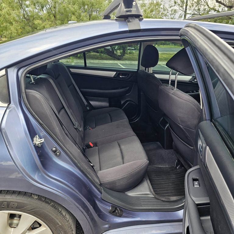 2015 Subaru Legacy Image 16