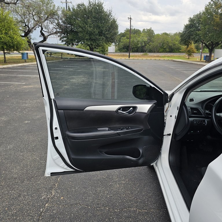 2019 Nissan Sentra Image 9