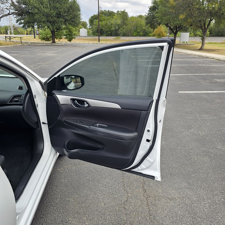 2019 Nissan Sentra Image 17