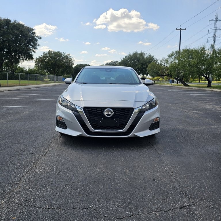 2022 Nissan Altima Image 2