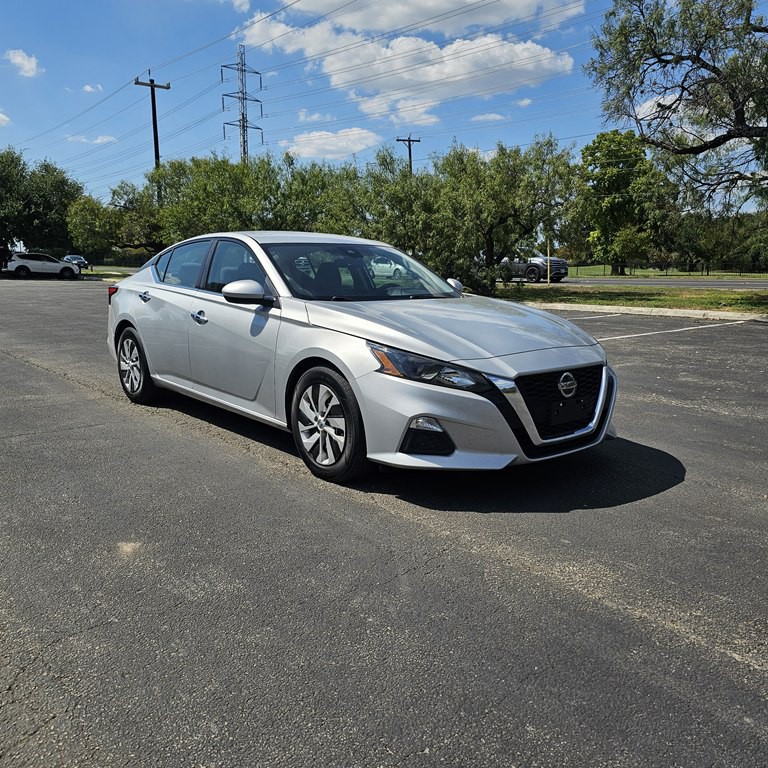 2022 Nissan Altima Image 3