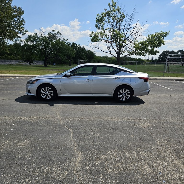 2022 Nissan Altima Image 4
