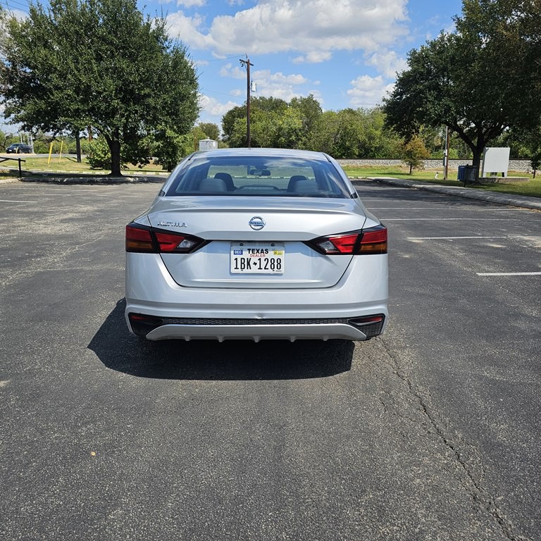 2022 Nissan Altima Image 6
