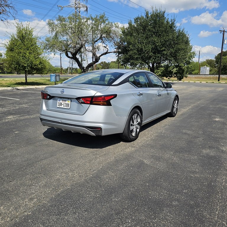 2022 Nissan Altima Image 7