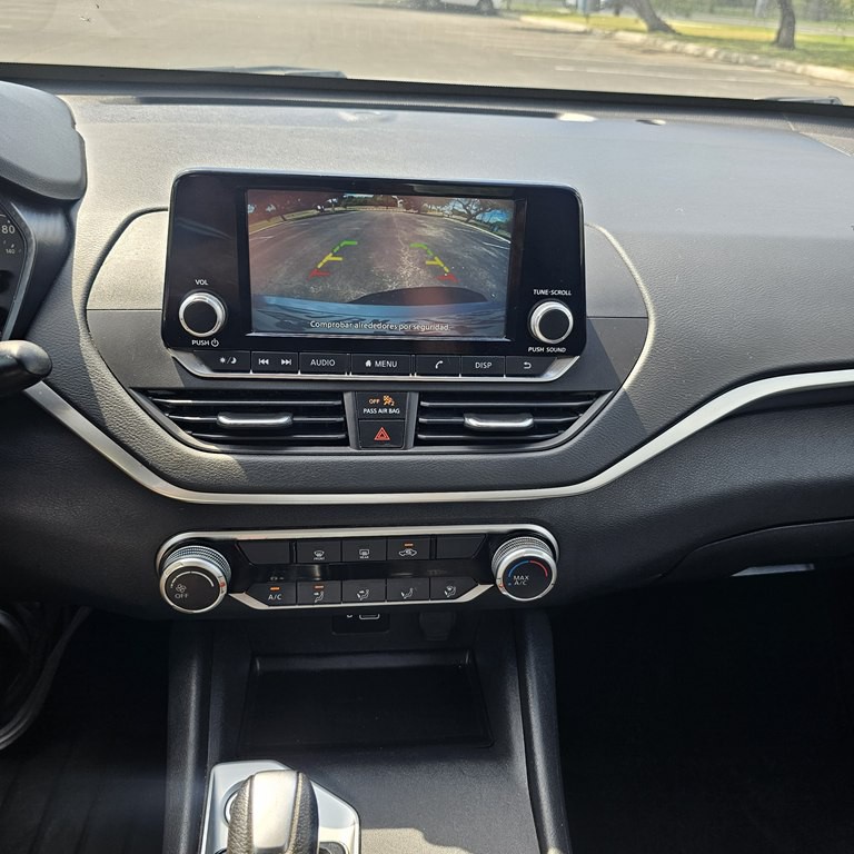 2022 Nissan Altima Image 21