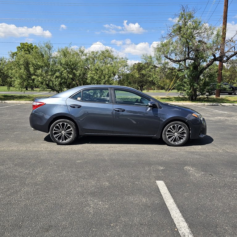 2016 Toyota Corolla Image 8