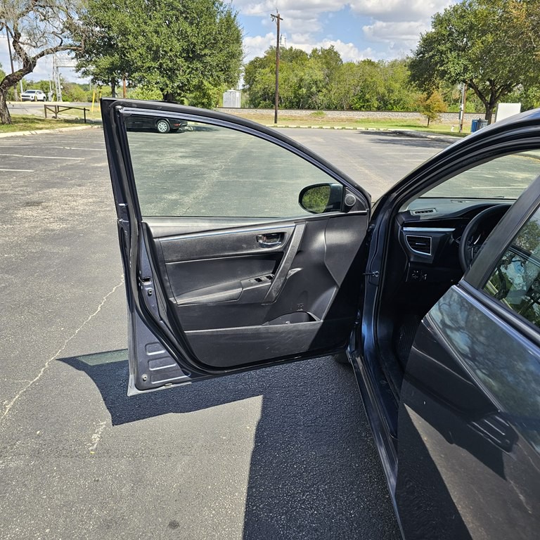 2016 Toyota Corolla Image 9