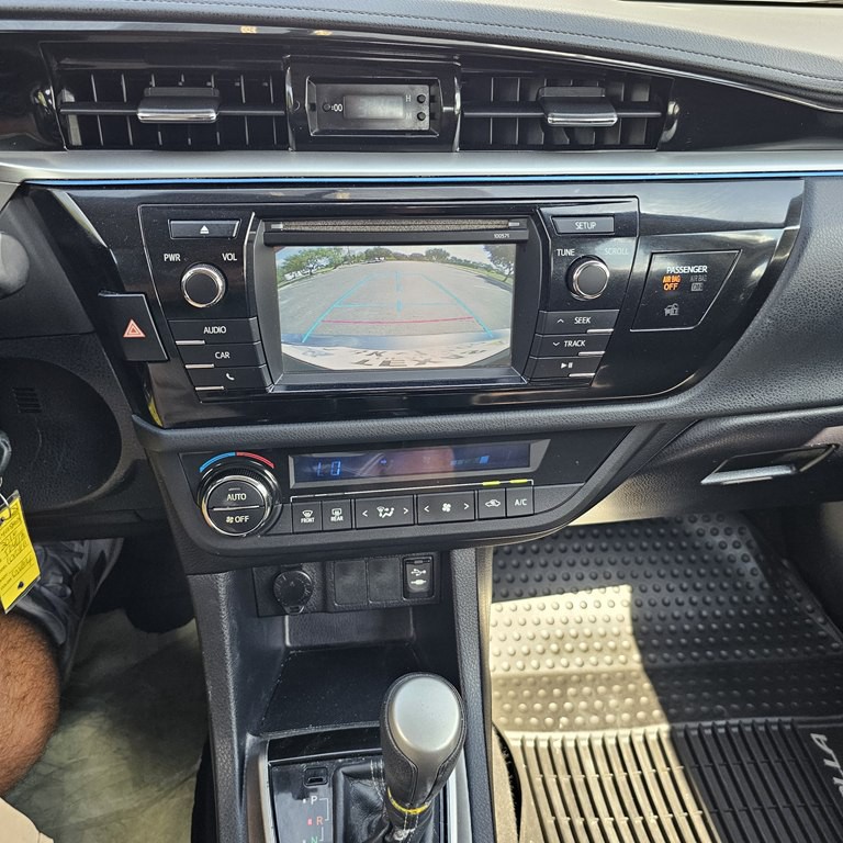 2016 Toyota Corolla Image 21