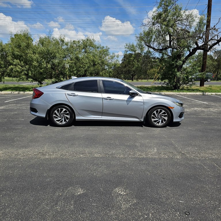 2017 Honda Civic Image 8