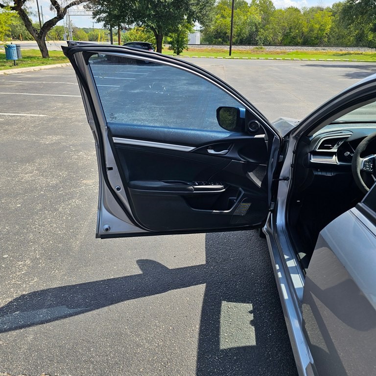 2017 Honda Civic Image 9
