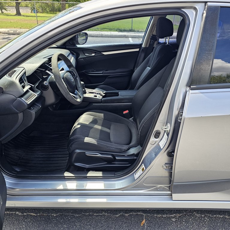 2017 Honda Civic Image 10