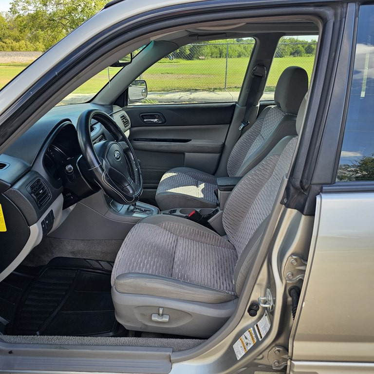2005 Subaru Forester Image 10