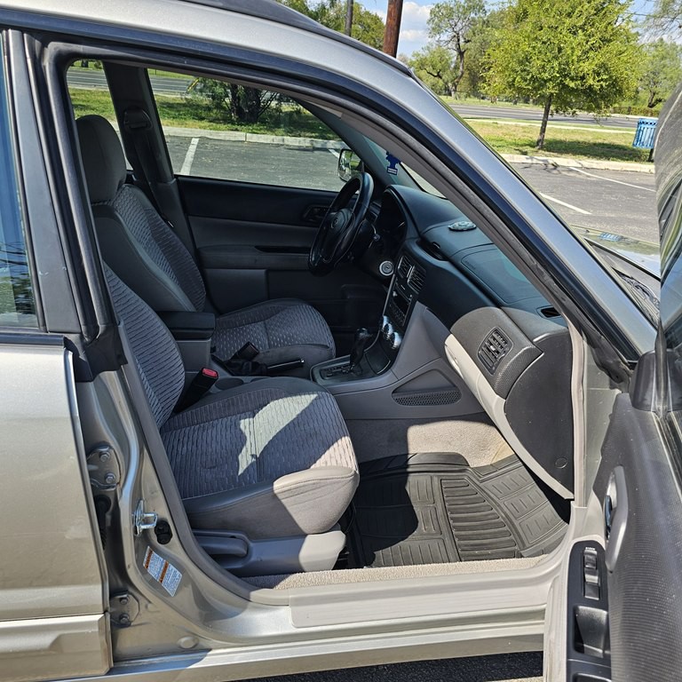 2005 Subaru Forester Image 18
