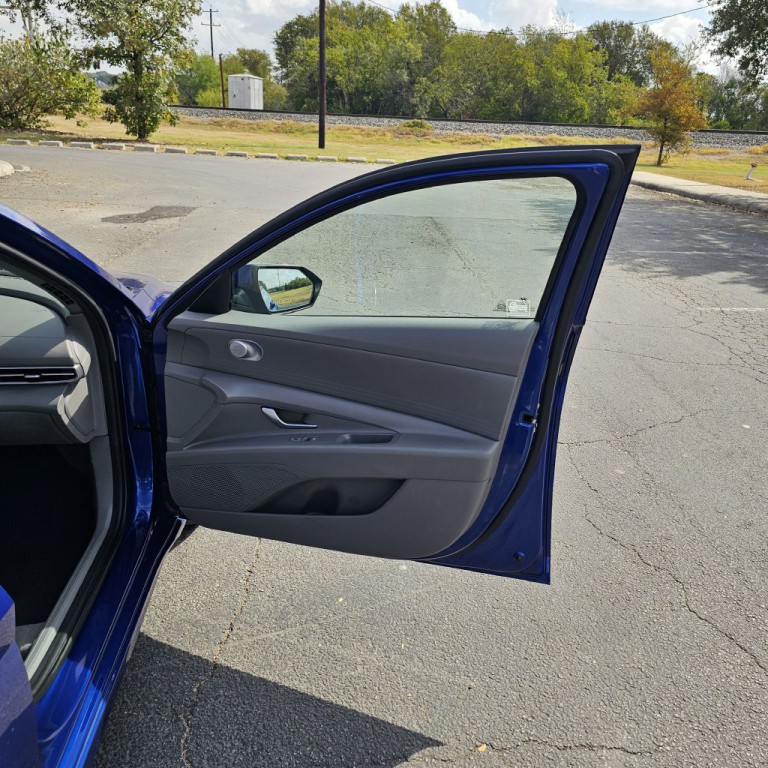 2021 Hyundai Elantra Image 17