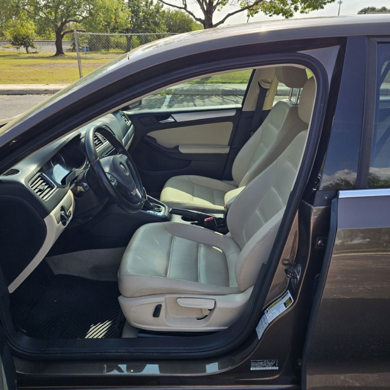 2014 Volkswagen Jetta Image 10