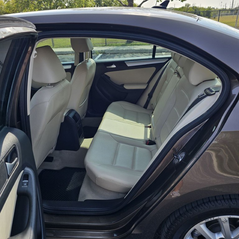 2014 Volkswagen Jetta Image 12