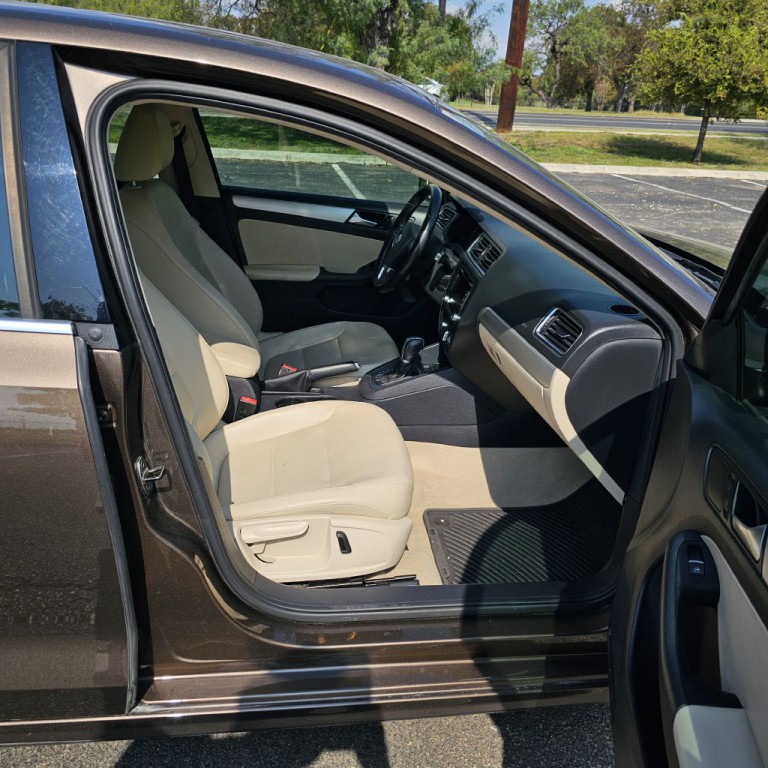 2014 Volkswagen Jetta Image 19