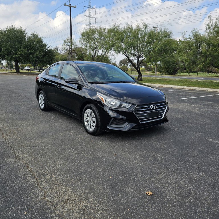 2022 Hyundai Accent Image 3