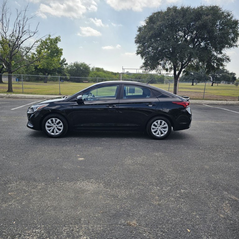 2022 Hyundai Accent Image 4