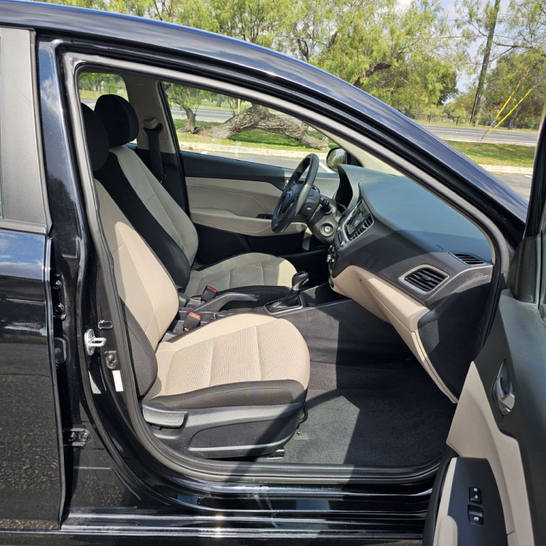 2022 Hyundai Accent Image 19