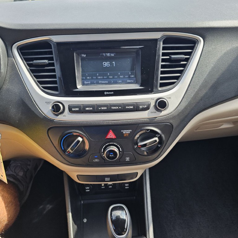 2022 Hyundai Accent Image 21