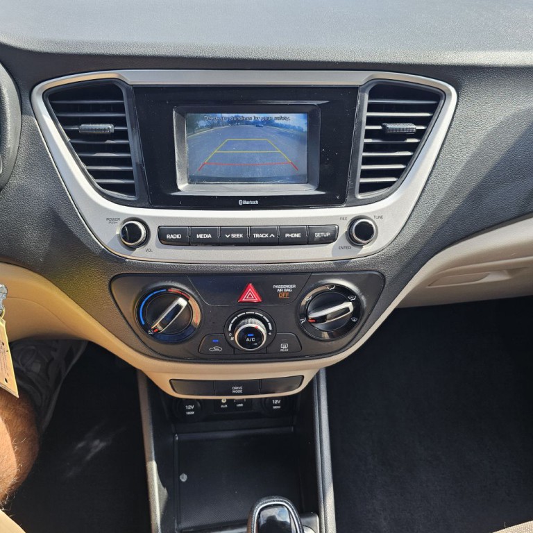 2022 Hyundai Accent Image 22