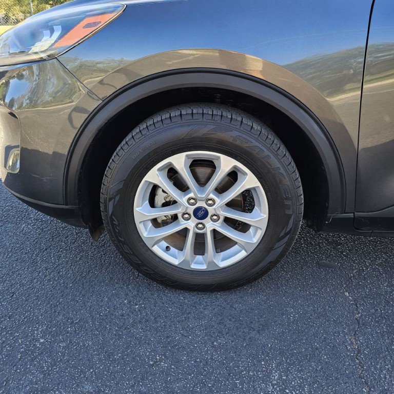 2020 Ford Escape Image 9