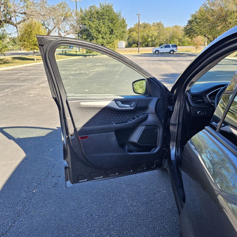 2020 Ford Escape Image 10