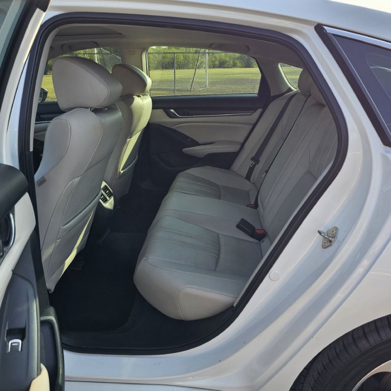 2019 Honda Accord Image 12