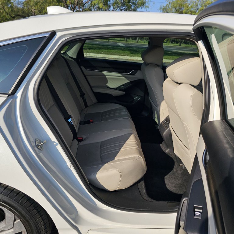 2019 Honda Accord Image 16