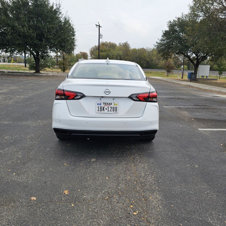 2022 Nissan Versa Image 6